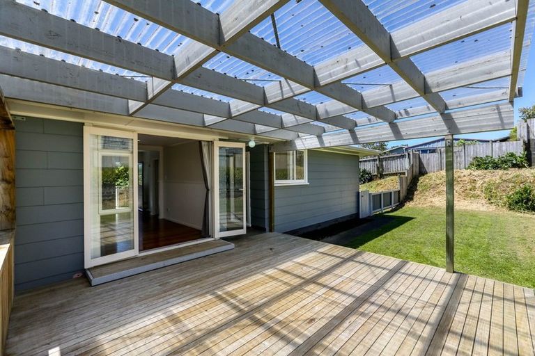 Photo of property in 6a Granby Place, Westown, New Plymouth, 4310