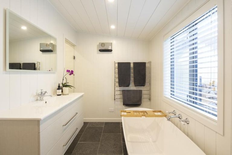 Photo of property in 32 Flynn Lane, Arrowtown, 9302