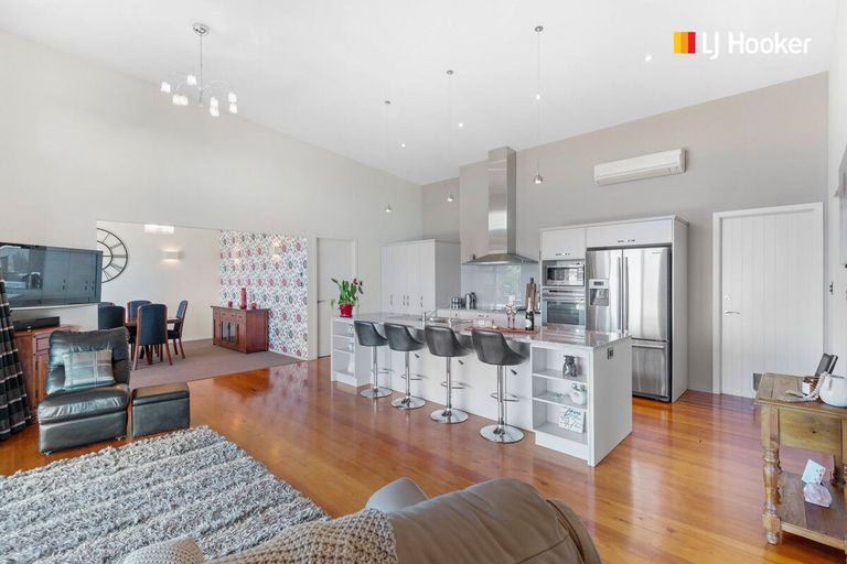 Photo of property in 21a Castle Street, Waihola, Milton, 9073