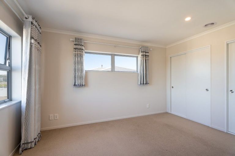 Photo of property in 71 Grenada Drive, Grenada Village, Wellington, 6037