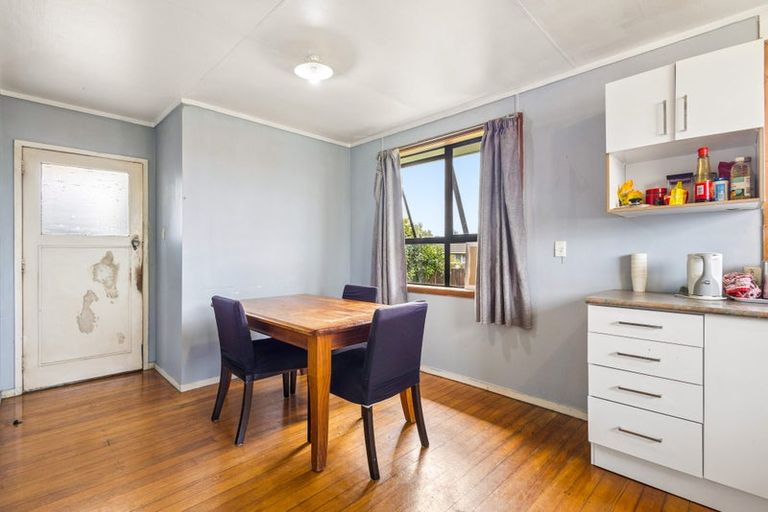 Photo of property in 47 Chadwick Crescent, Mangere East, Auckland, 2024