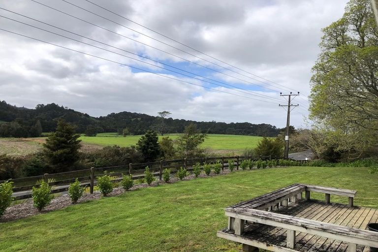 Photo of property in 214 Waitoki Road, Waitoki, Kaukapakapa, 0871