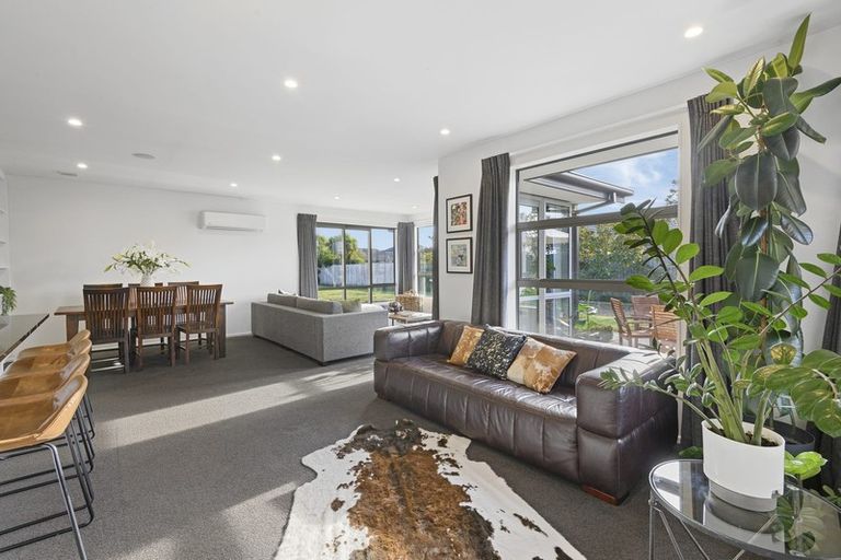 Photo of property in 6 Baxter Crescent, Rolleston, 7614