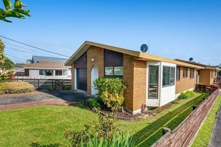 Photo of property in 47a Bay Street, Red Beach, 0932