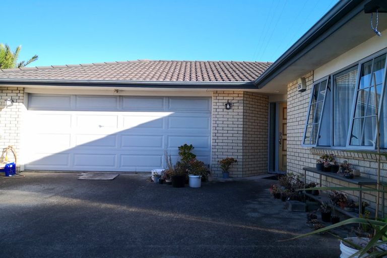 Photo of property in 16a Vera Road, Te Atatu South, Auckland, 0610