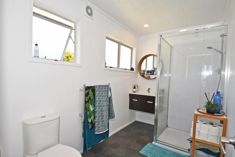 Photo of property in 44 Hauraki Road, Leigh, Warkworth, 0985