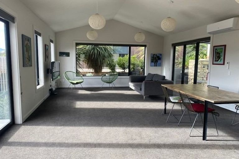 Photo of property in 17 Rannoch Drive, Jacks Point, Queenstown, 9371