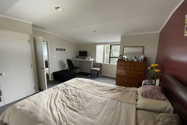 Photo of property in 1/4 Avalon Place, Glenfield, Auckland, 0629