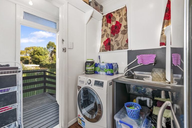 Photo of property in 16 Ross Road, Western Heights, Rotorua, 3015