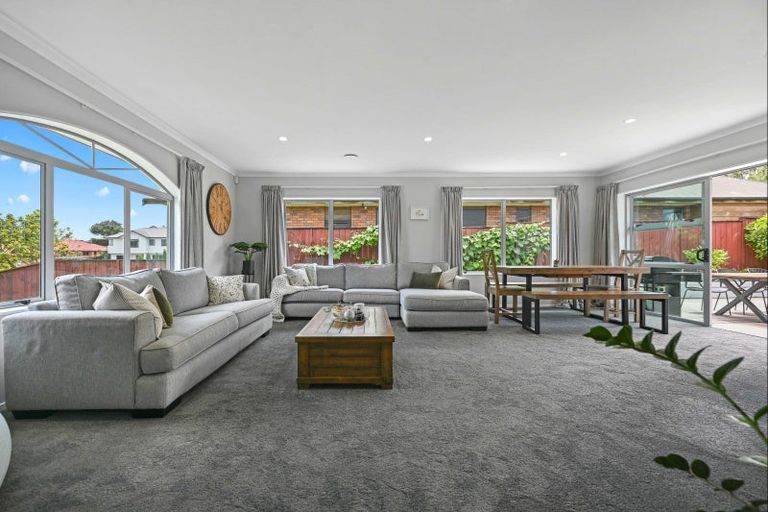 Photo of property in 17 Westview Place, Western Heights, Hamilton, 3200