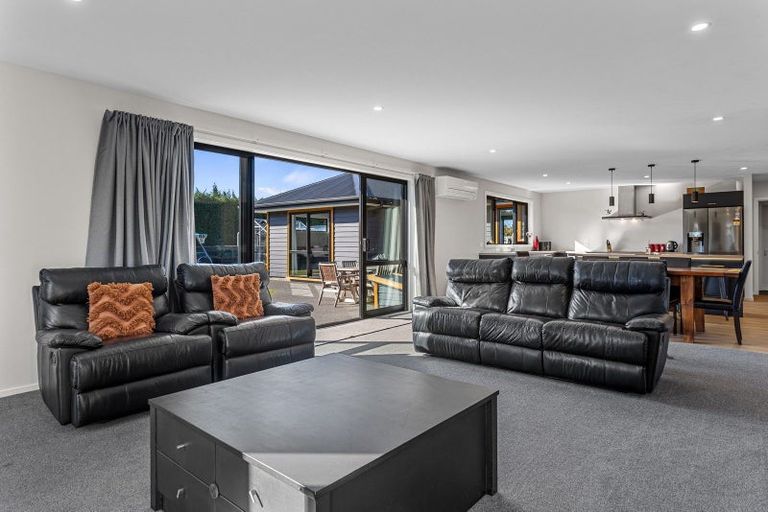 Photo of property in 41 Willowside Place, Amberley, 7410