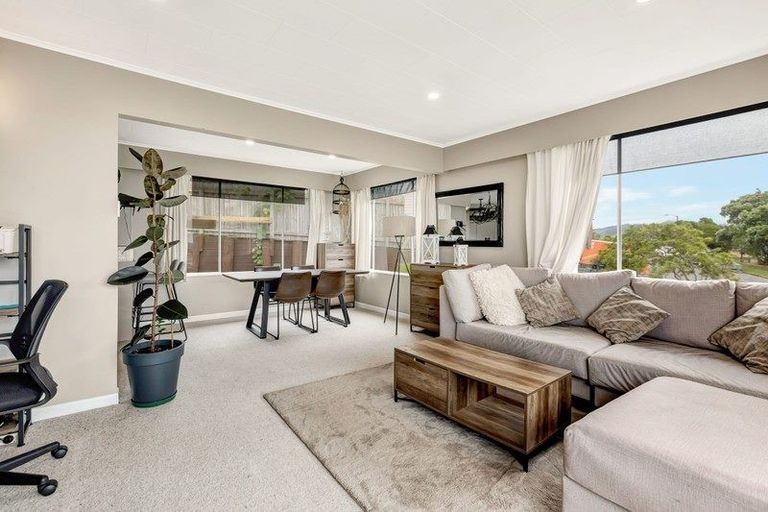 Photo of property in 33 Ernest Street, Ranui, Porirua, 5024