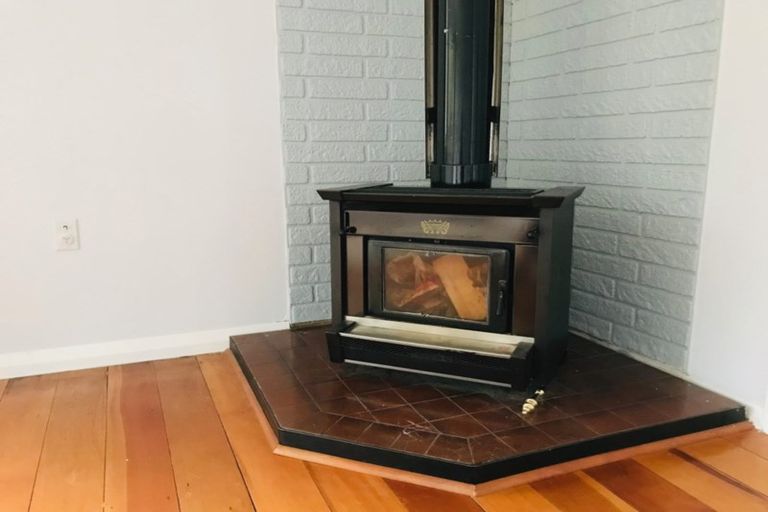 Photo of property in 17 Winchester Avenue, Pinehaven, Upper Hutt, 5019