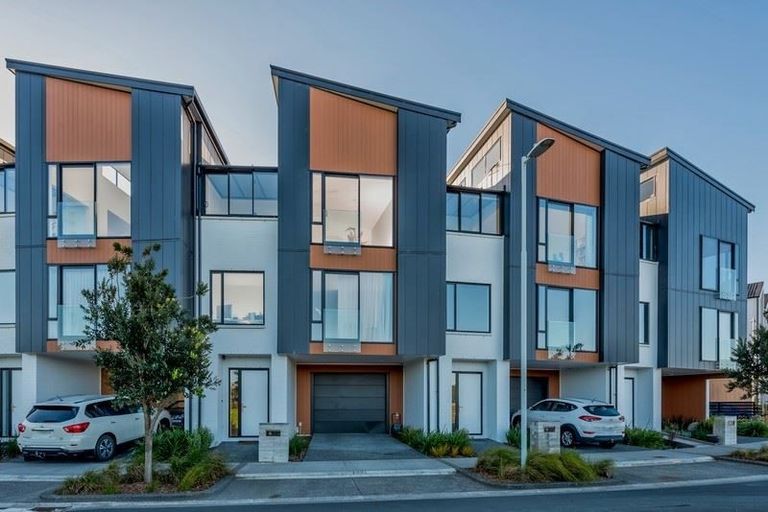 Photo of property in 16 Catalina Bay Drive, Hobsonville, Auckland, 0616