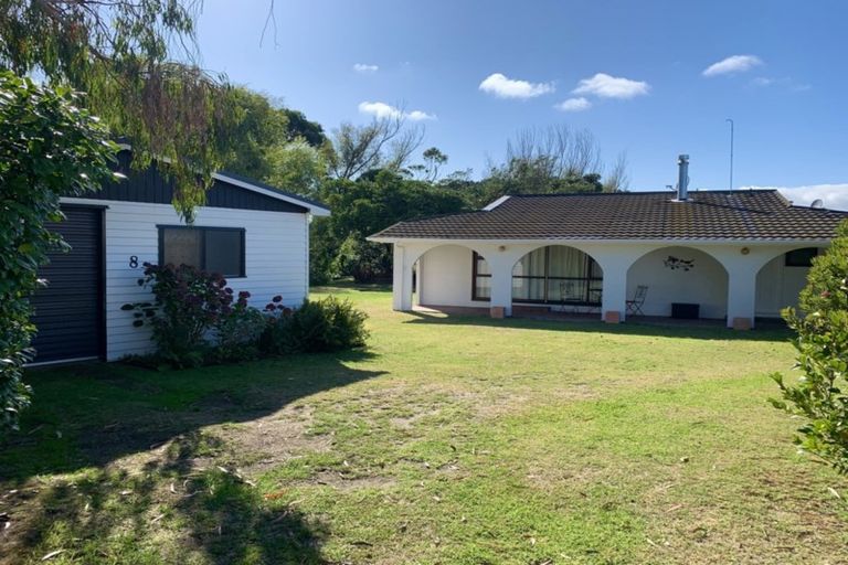 Photo of property in 8 Hewson Crescent, Otaki Beach, Otaki, 5512