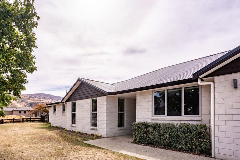 Photo of property in 11 Stowell Drive, Cromwell, 9310