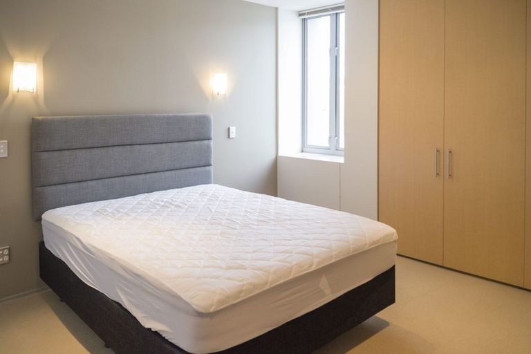 Photo of property in Sanctum Apartment, 10 Ebor Street, Te Aro, Wellington, 6011