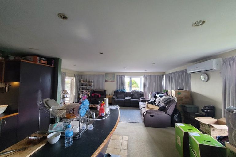 Photo of property in 295 Don Buck Road, Massey, Auckland, 0614