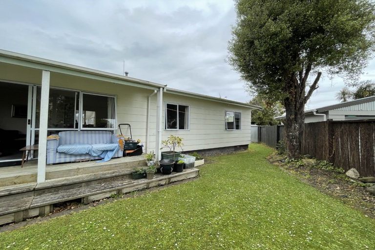 Photo of property in 5 Newton Place, Westbrook, Palmerston North, 4412