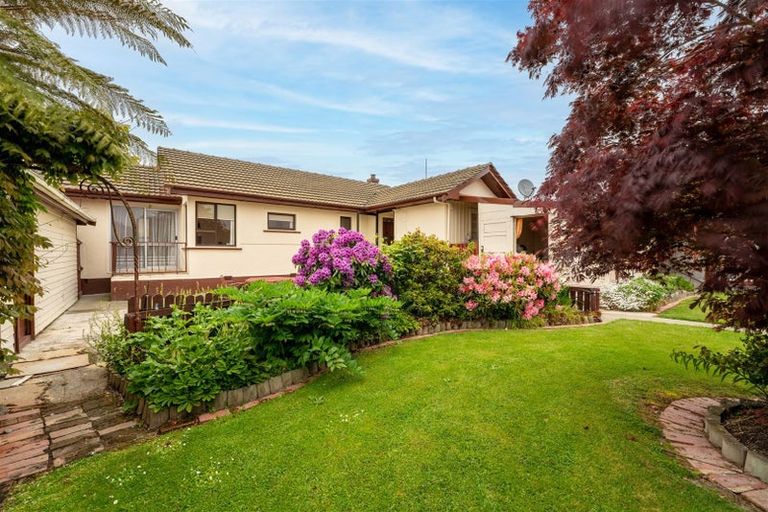 Photo of property in 6 Moorhouse Street, Waimate, 7924