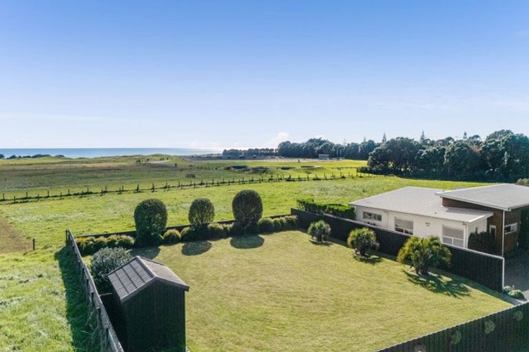 Photo of property in 17a Dolphin Parade, Bell Block, New Plymouth, 4312