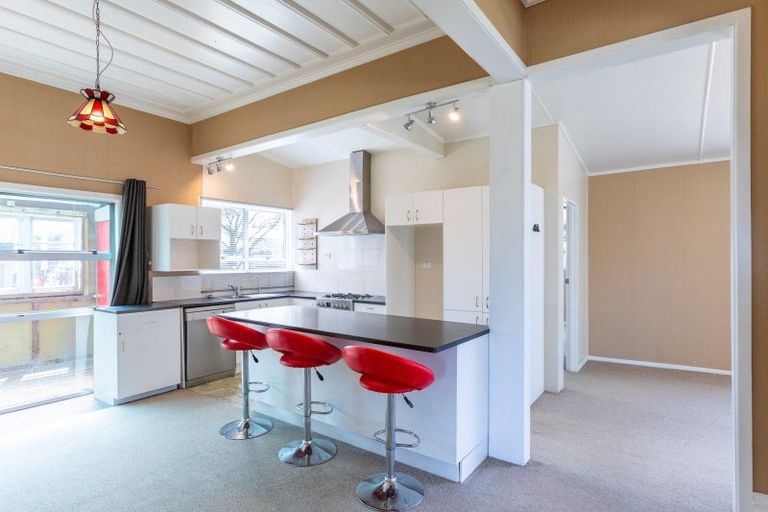 Photo of property in 46 Ross Street, Woodville, 4920