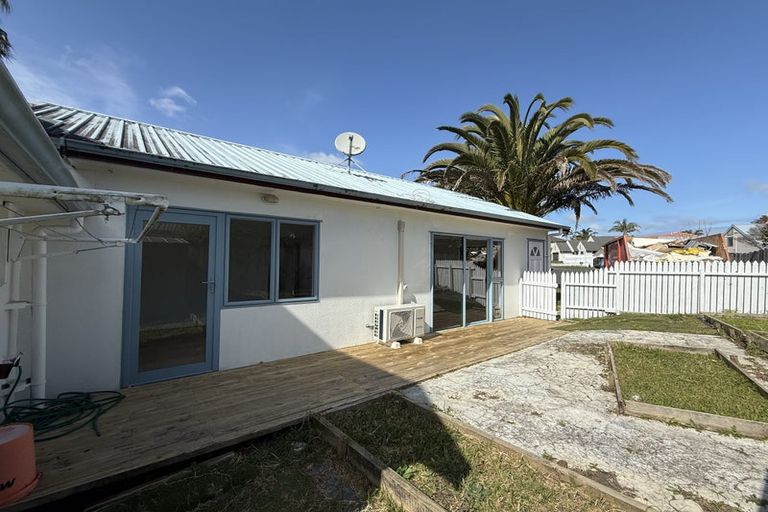 Photo of property in 25 Fearnley Grove, Albany, Auckland, 0632