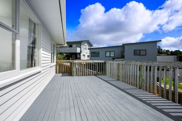 Photo of property in 12 Tawavale Crescent, Totara Vale, Auckland, 0629