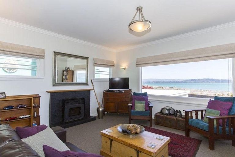 Photo of property in 255 Marine Parade, Eastbourne, Lower Hutt, 5013