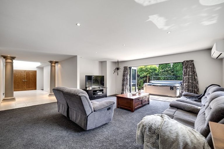 Photo of property in 17 Marsack Crescent, Halswell, Christchurch, 8025