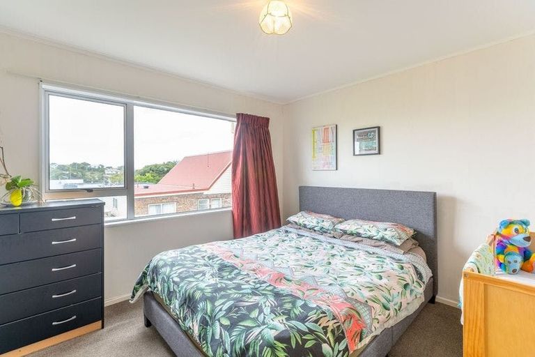 Photo of property in 35a Penryn Drive, Camborne, Porirua, 5026