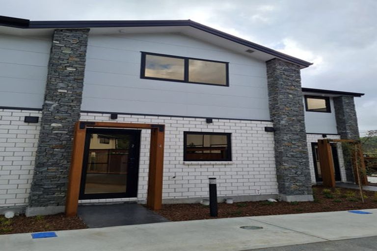 Photo of property in 2/4 Johnston Grove, Taita, Lower Hutt, 5011