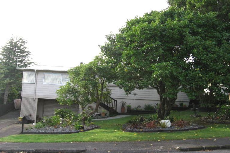 Photo of property in 7 Easter Parade, Glen Eden, Auckland, 0602