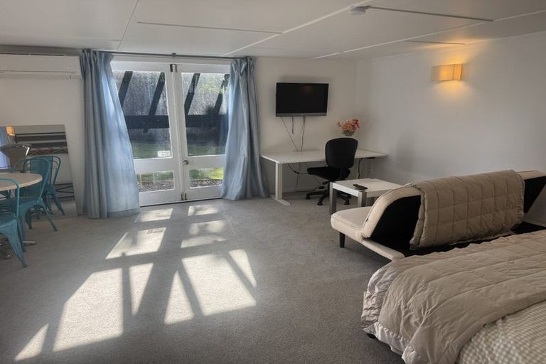 Photo of property in 279 Royal Road, Massey, Auckland, 0614