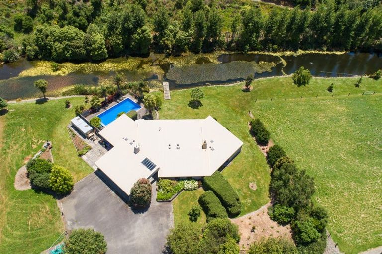 Photo of property in 291 Napier Road, Kelvin Grove, Palmerston North, 4470