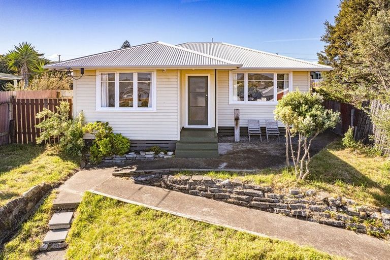Photo of property in 12 Matai Street, Castlecliff, Whanganui, 4501