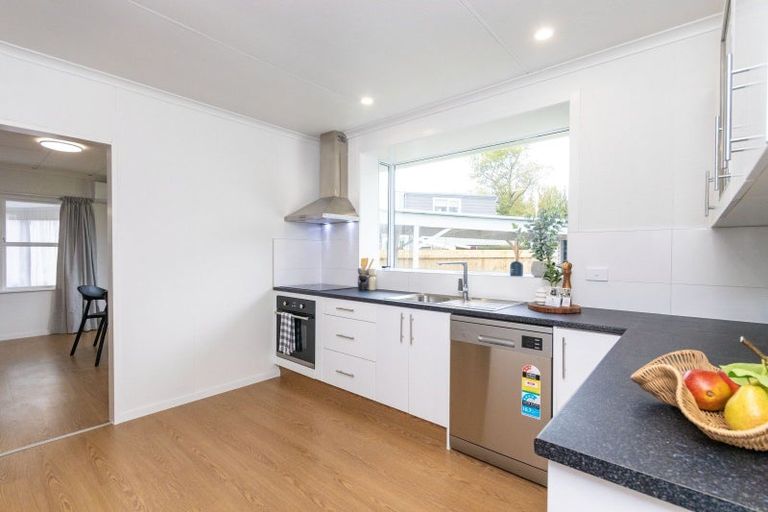 Photo of property in 95 Ruamahanga Crescent, Terrace End, Palmerston North, 4410