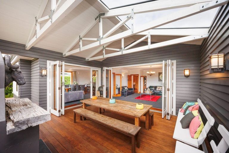 Photo of property in 75 Limbrick Street, Terrace End, Palmerston North, 4410