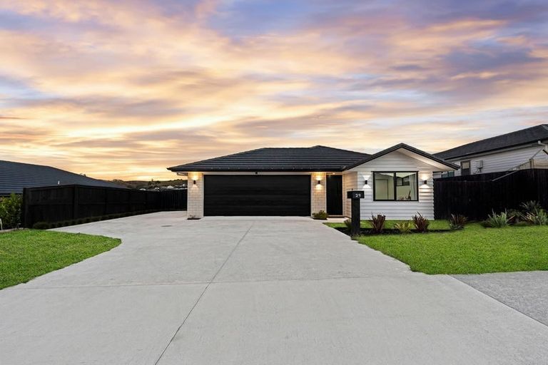 Photo of property in 29 Calder Crescent, Pokeno, 2402