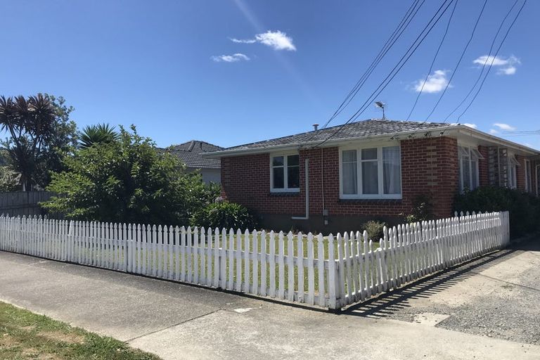 Photo of property in 1/6 Oxford Crescent, Ebdentown, Upper Hutt, 5018