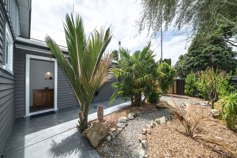Photo of property in 27 Stirling Crescent, Hokowhitu, Palmerston North, 4410