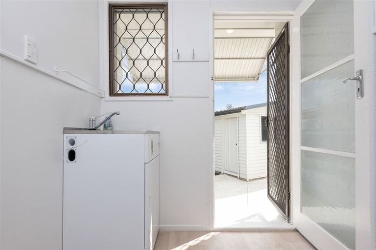 Photo of property in 4 Lyren Place, Half Moon Bay, Auckland, 2012