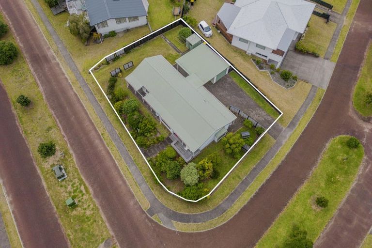 Photo of property in 37 Jubilee Drive, Pauanui, Hikuai, 3579