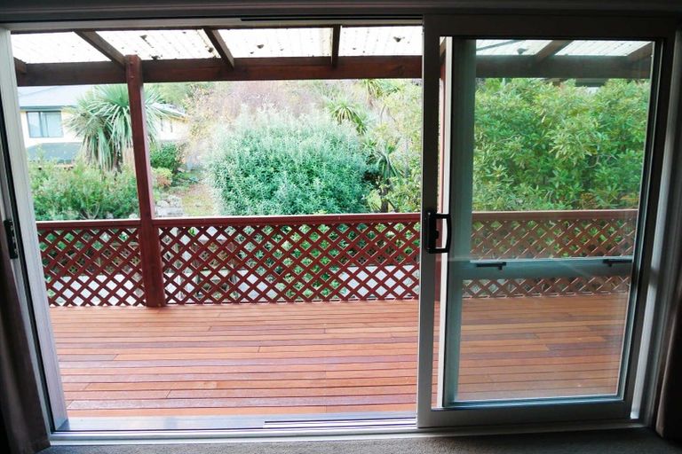 Photo of property in 18 Bayview Place, Cass Bay, Lyttelton, 8082