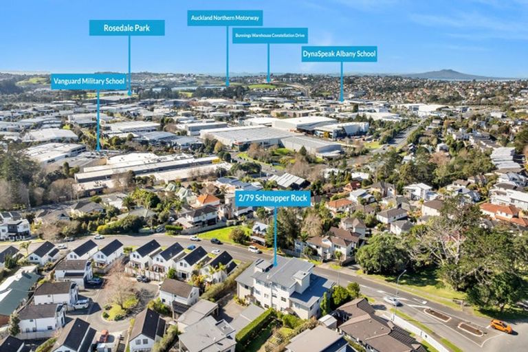 Photo of property in 2/79 Schnapper Rock Road, Schnapper Rock, Auckland, 0632