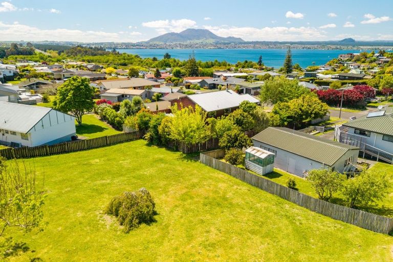 Photo of property in 20 Shera Street, Acacia Bay, Taupo, 3330