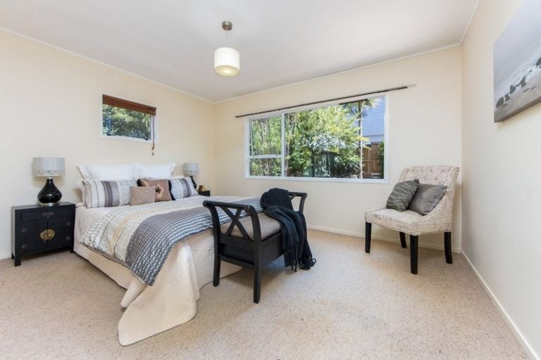 Photo of property in 1/23 Mahara Avenue, Birkenhead, Auckland, 0626