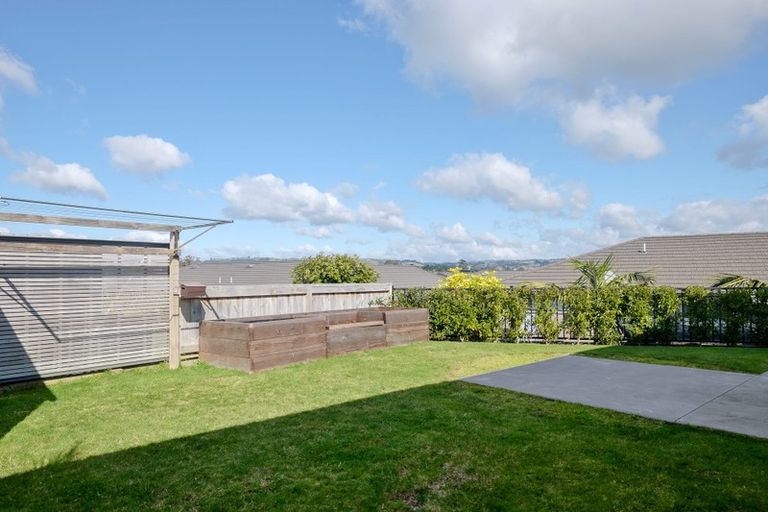 Photo of property in Waterview Estate, 44/4 Greystone Place, Omokoroa, 3114