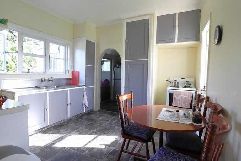 Photo of property in 28 Egmont Street, Patea, 4520