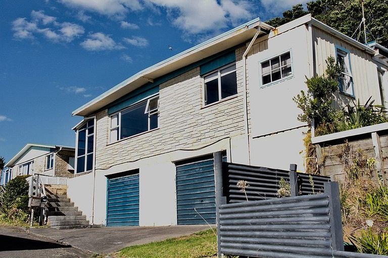 Photo of property in 27c Port View Crescent, Moturoa, New Plymouth, 4310